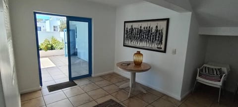 Relax in Style at La Kruger Blue, Langebaans Premier Holiday Home House in Western Cape