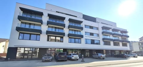Facade/entrance, Off site