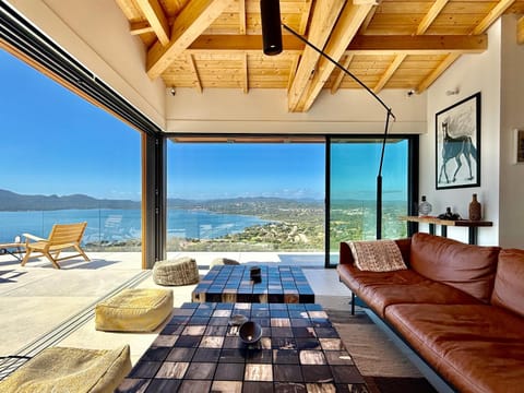 Villa Altezza - vue mer 270° House in Porto-Vecchio