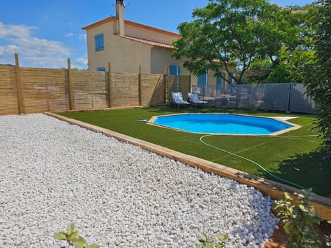 Garden, Swimming pool, sunbed