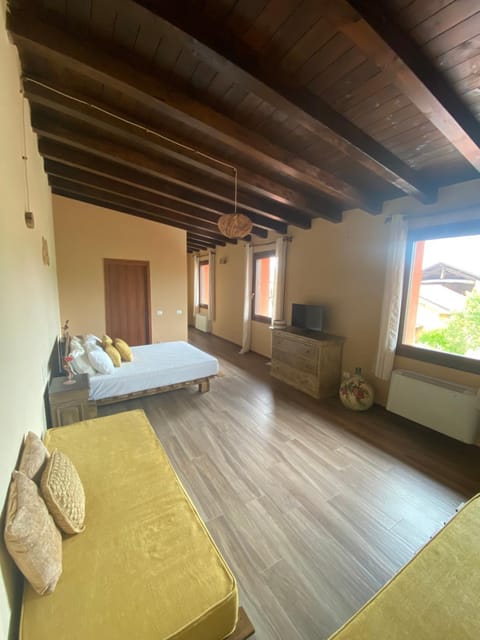 Dal Maestro-Camere a Rivanazzano Terme Farm Stay in Lombardy