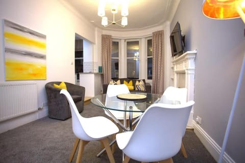 Renovated West End Flat in Glasgow Apartment in Glasgow