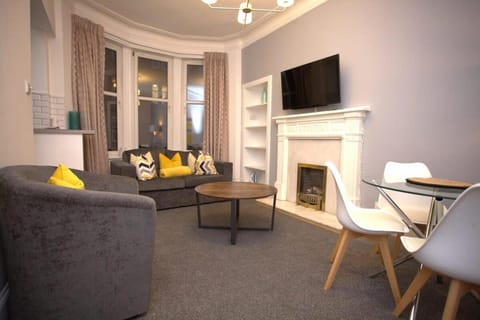 Renovated West End Flat in Glasgow Apartment in Glasgow