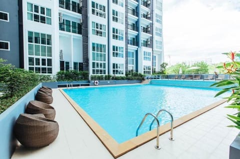 Swimming pool, Swimming pool
