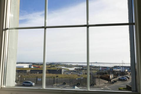 Beach Views Elegant & Modernised 5BD Period Home House in Tramore