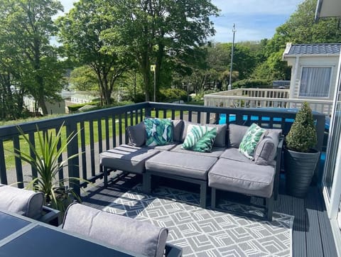 Patio, Balcony/Terrace, Seating area, Garden view