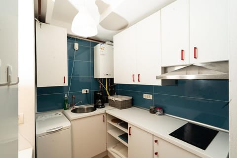 Design Studio 9 with private patio in central villa Apartment in Timiș County