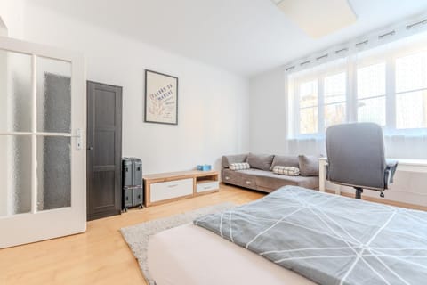 Bed, Seating area, Bedroom, wardrobe