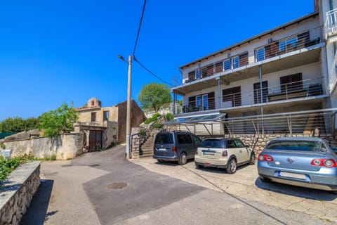 Property building, Street view, Parking