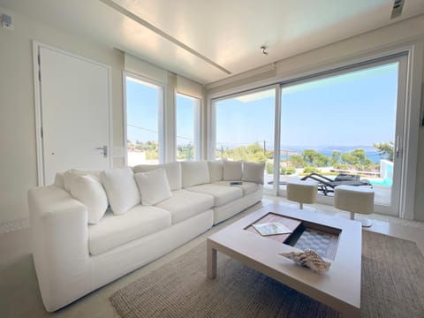Living room, Pool view, Sea view