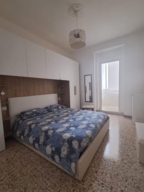 Bed, Photo of the whole room, Bedroom, heating, wardrobe, air conditioner