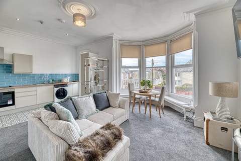 View (from property/room), View (from property/room), Living room, Dining area, kitchen, kitchen