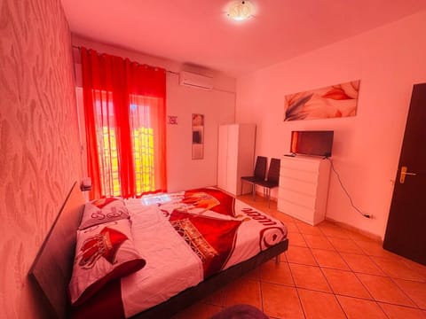 Suite con Patio Privato e Comfort Moderni Apartment in Fiumicino