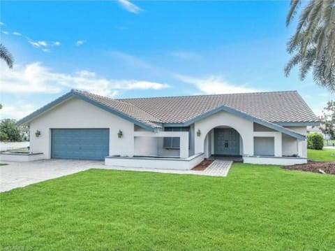 Oceanfront Retreat in Fort Myers - 3 Bedrooms, Private Pool House in Iona