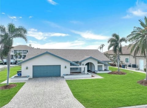 Oceanfront Retreat in Fort Myers - 3 Bedrooms, Private Pool House in Iona
