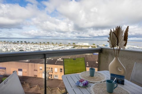 Patio, View (from property/room), Balcony/Terrace