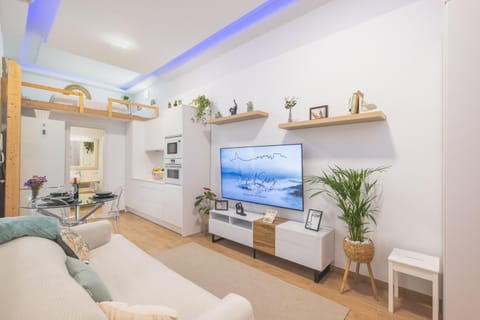 Communal lounge/ TV room, Kitchen or kitchenette