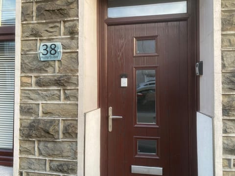 Welsh Retreat with Stunning Views sleeps upto 4 House in Wales