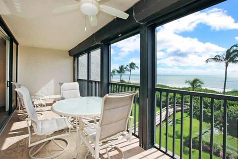 Patio, Day, Natural landscape, View (from property/room), Balcony/Terrace, Seating area, Sea view
