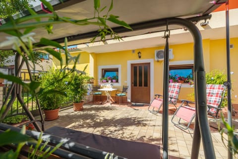 Patio, Balcony/Terrace
