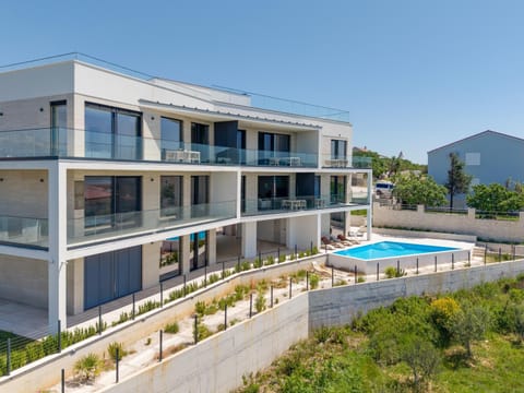 Balcony/Terrace, Swimming pool