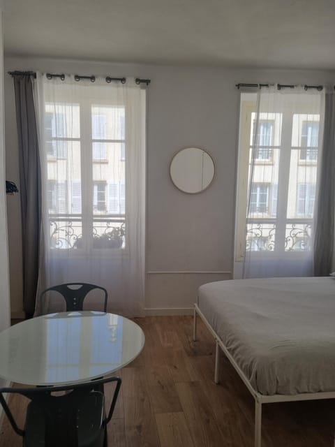 Chambre privée - Vue Tour Eiffel Bed and Breakfast in Paris