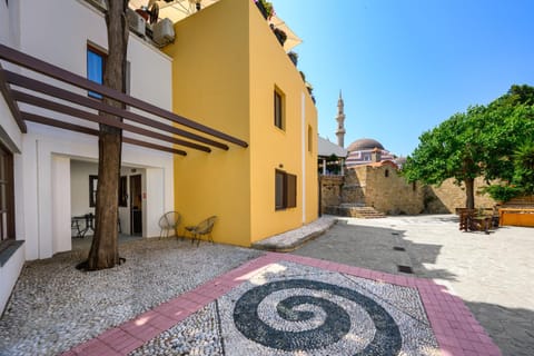 Property building, Day