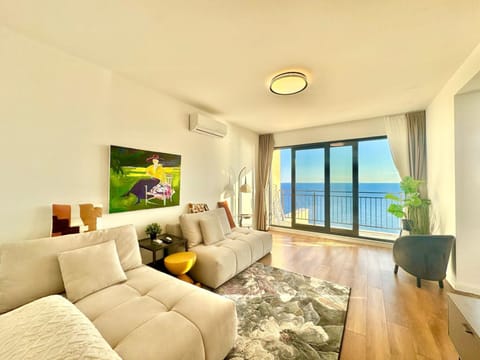 TV and multimedia, Living room, Seating area, Sea view