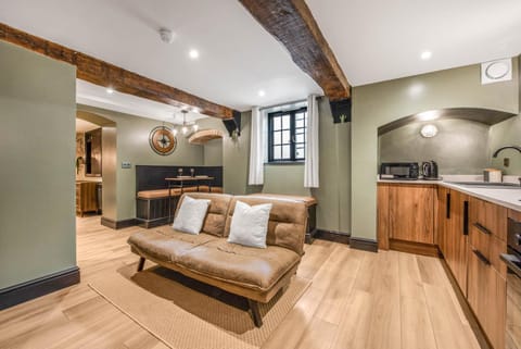 Kitchen or kitchenette, Living room