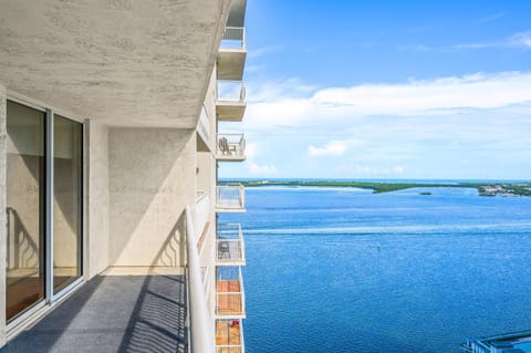 View (from property/room), Balcony/Terrace, Sea view
