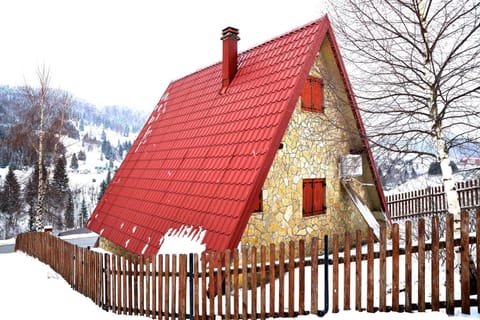 Sunny Slope cottage-vikendica "Sunčana padina" House in Montenegro