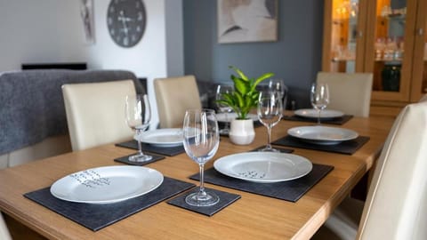 3 bedroom home by the beach House in Wales