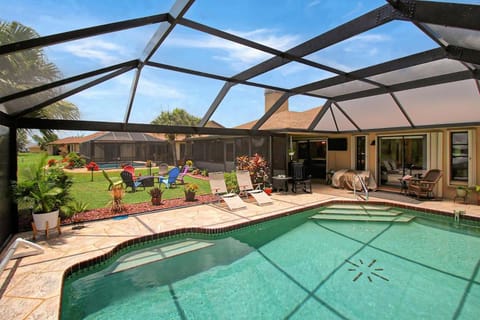 Garden, Swimming pool, sunbed