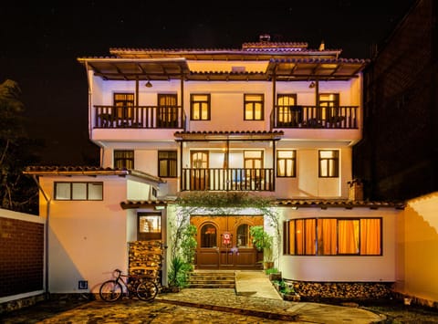 Property building, Staff, Facade/entrance, Off site, Night, City view