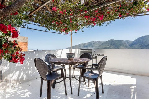 Summer, View (from property/room), Garden view, Garden view, Mountain view, Mountain view, Breakfast, Seasons, Inner courtyard view