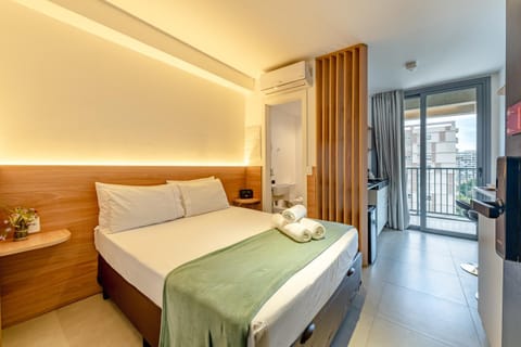 Bed, air conditioner