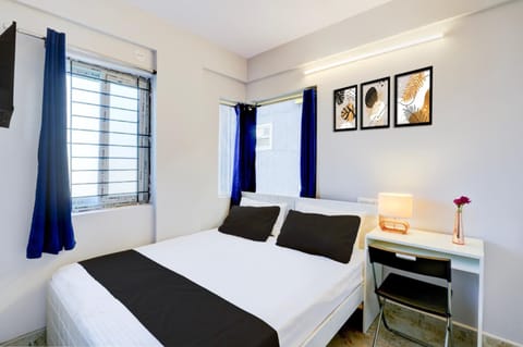 Bed, TV and multimedia, Photo of the whole room