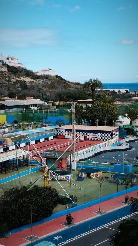 Tennis court, Mountain view