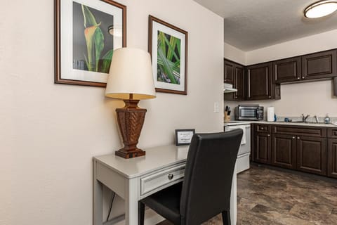 microwave, oven, stove, kitchen