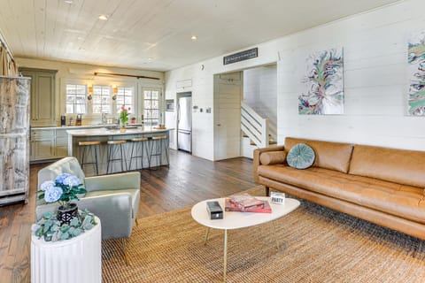 Lake Access and Boat Dock Getaway in Dadeville! House in Lake Martin