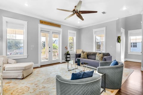 Narnia Grande Pointe Villa - Inlet Beach Pool & Clubhouse Access House in Inlet Beach