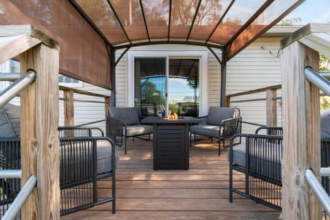 Enchanting 3BR Cottage Close to Downtown House in Omaha