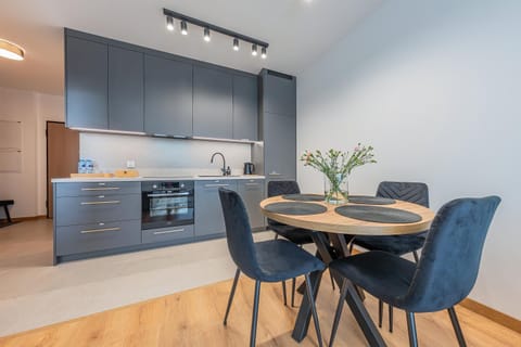 Kitchen or kitchenette, Dining area, dishwasher, oven, stove