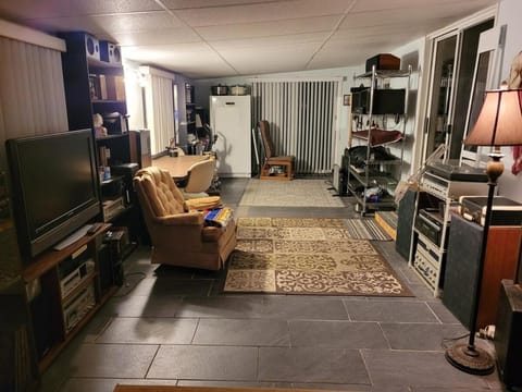 TV and multimedia, Seating area