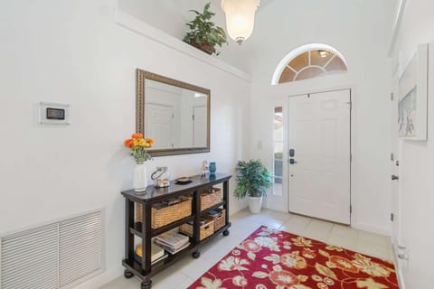 Spacious 4 Bedroom Vacation Villa Near Disney perfect for Two Families House in Loughman