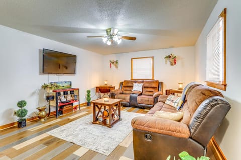 1 Mi to Dtwn Mountain View Home with Deck House in Mountain View