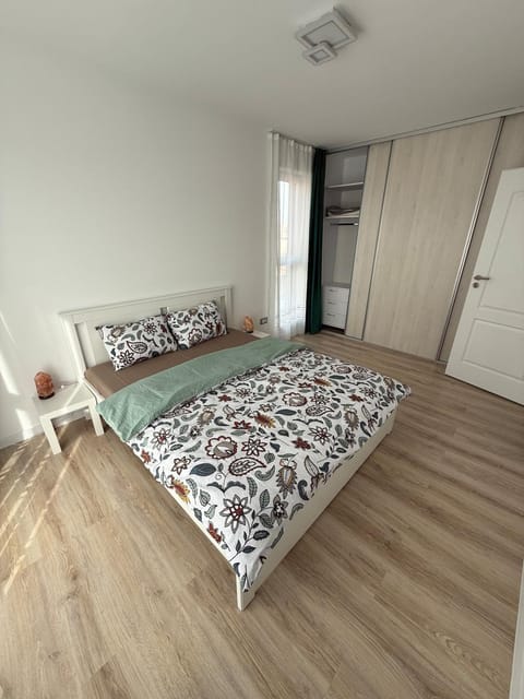 Bedroom, wardrobe