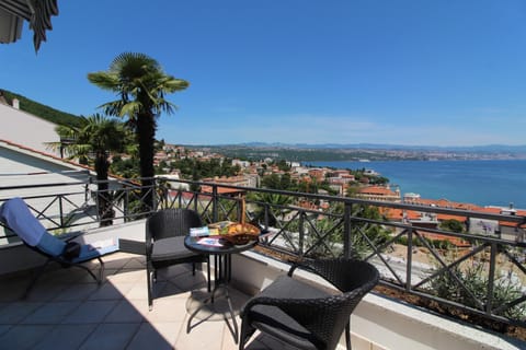 View (from property/room), City view, Garden view, Landmark view, Mountain view, Sea view, Street view