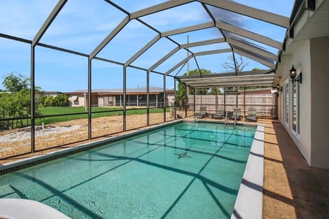 Swimming pool, sunbed