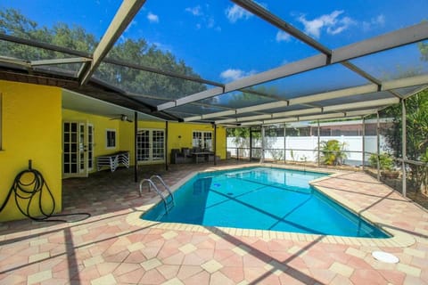 Day, Pool view, Swimming pool, sunbed